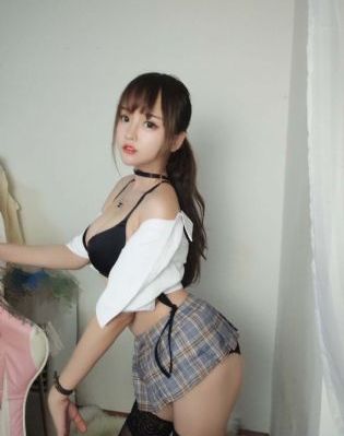 欧美胖女人走秀视频_超清完整版观看