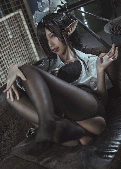 欧美男明星卫衣街拍_BD英语手机免费观看完整
