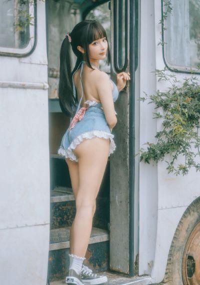 婷婷小雪被老汉玩遍各种方式_BD韩语电影完整版