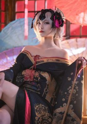 欧美潮牌t恤宽松大码_1080P超清在线观看